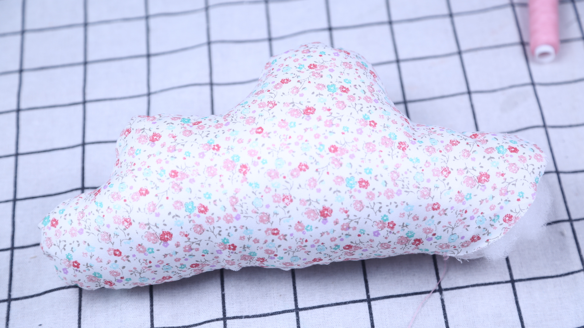 教你用一块布缝抱枕,自制可爱又好看的抱枕