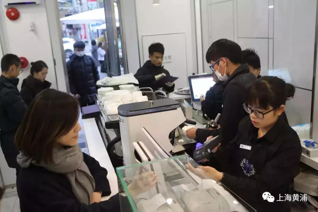 甜蜜的LadyM来到新天地,今后约在世界唯一包间!