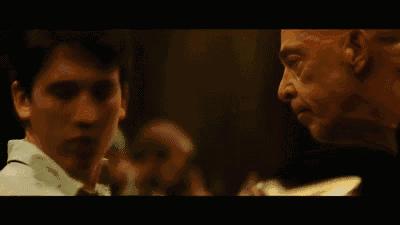 行尸走肉9小时42分钟看完一到八季,行尸走肉与无耻之徒哪个好看