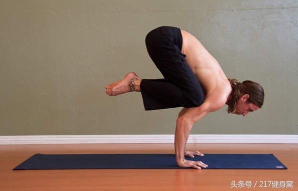 新手男性减脂增肌健身计划，不骗你办健身卡了，就在家练