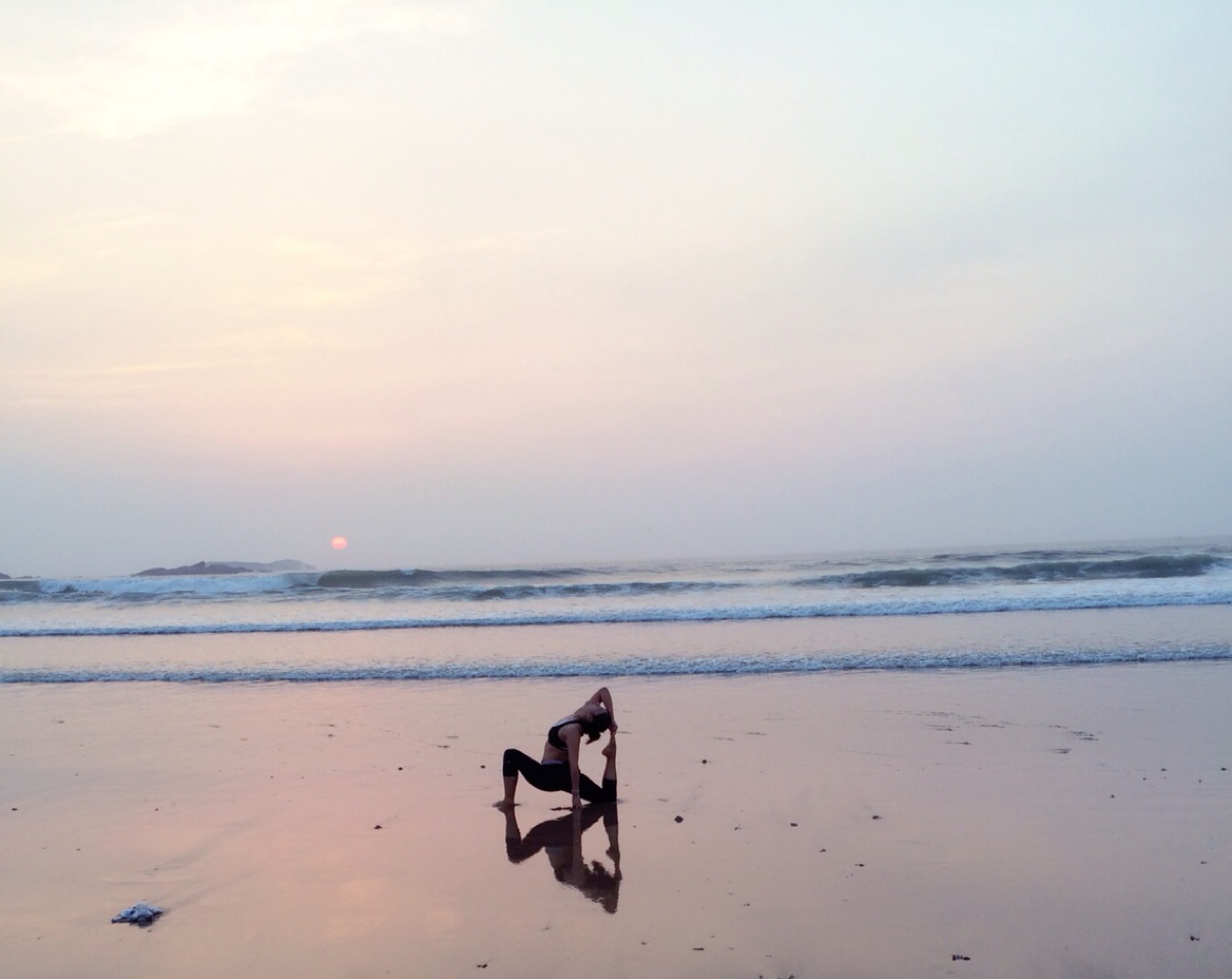 瑜伽课瘦肚子的瑜伽动作,弓瑜伽和传统瑜伽的区别