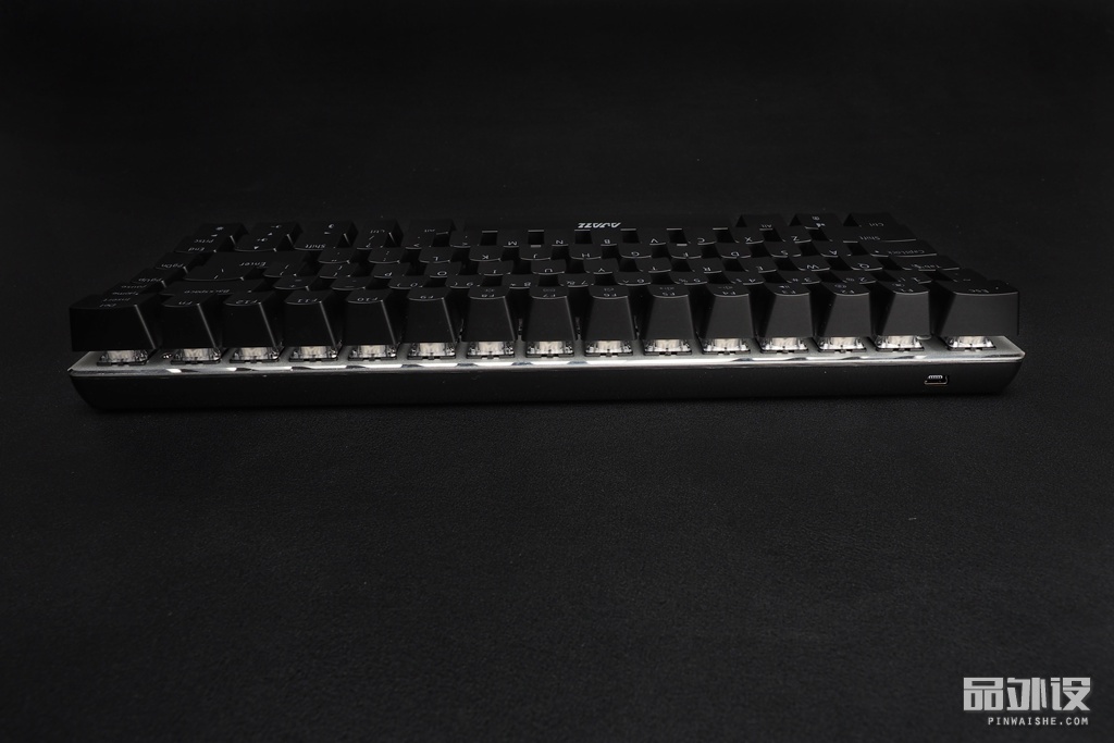 黑爵极客ak33怎么连接电脑,极氪黑爵背光键盘ak33怎么开灯