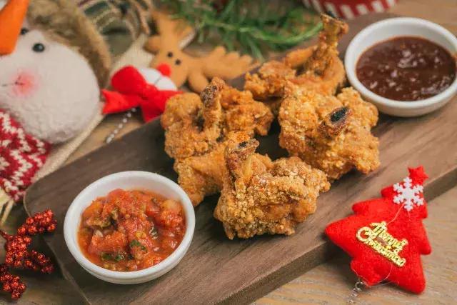 意面上种圣诞树，棉花糖变麋鹿，还有什么是这家餐厅做不到的！