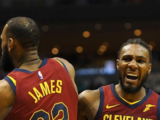 骑士险胜詹皇,骑士1:3老詹