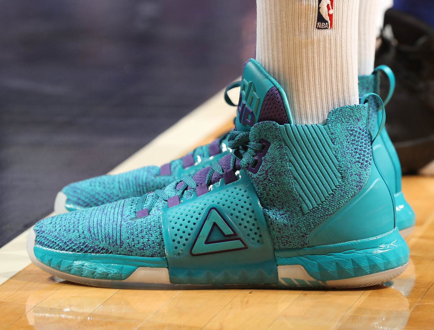 英格拉姆adidas篮球鞋,英格拉姆尼克杨拉塞尔