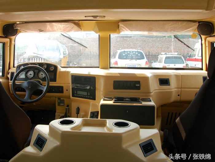 国产最强悍越野车，外观比悍马还狂野，上山下河路虎霸道都得服