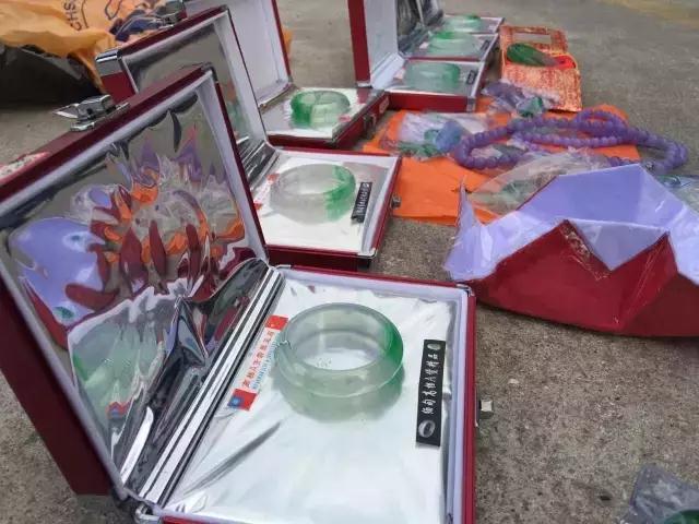 翡翠b加c怎么辨别,怎么辨别a货翡翠玉扣