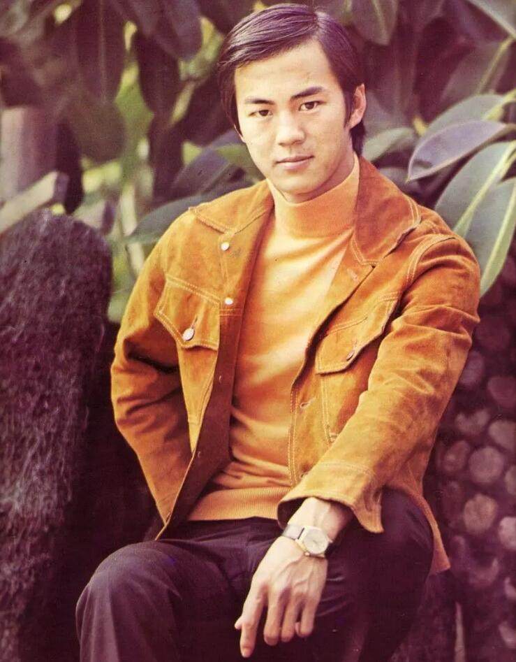 唯一的男性肉弹明星，古龙为他骂哭成龙，今71岁成这样