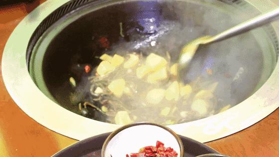 正宗东北铁锅炖鸡做法,东北铁锅炖鸡块最正宗的做法