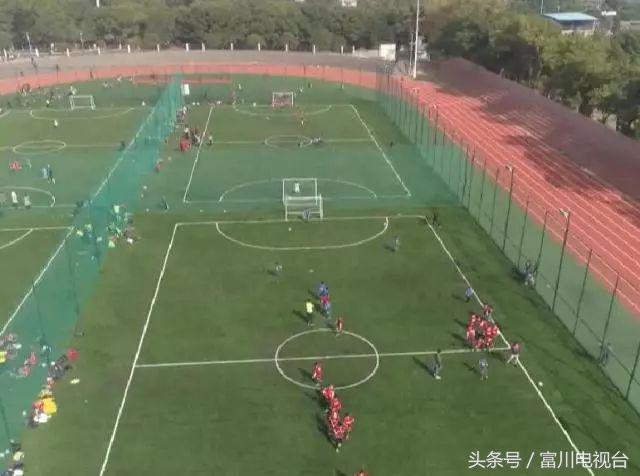 国家二类标准田径场,国家二类田径场是无颗粒跑道吗