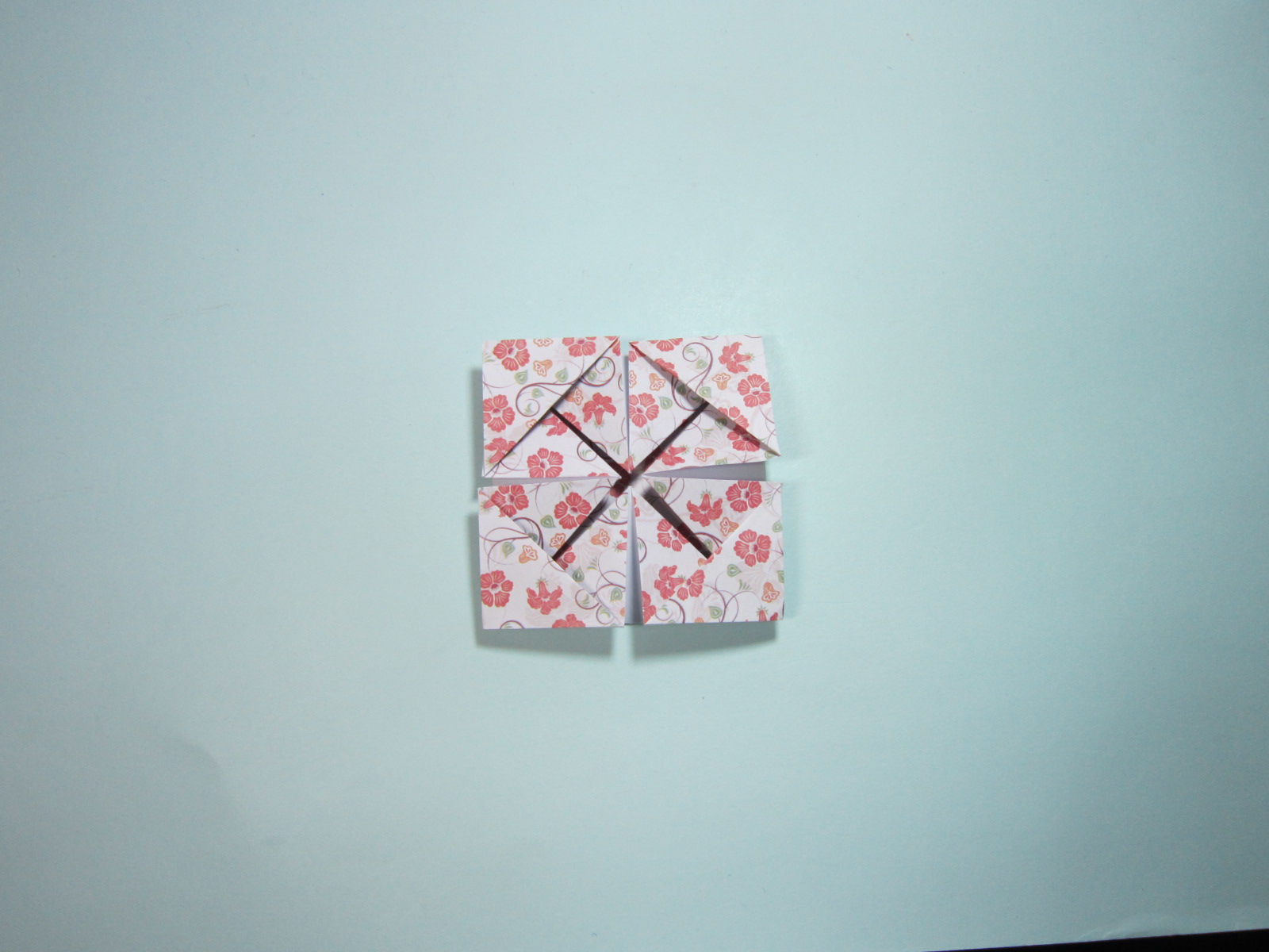 花篮折纸的折法,小花篮折纸手工制作步骤书面解说