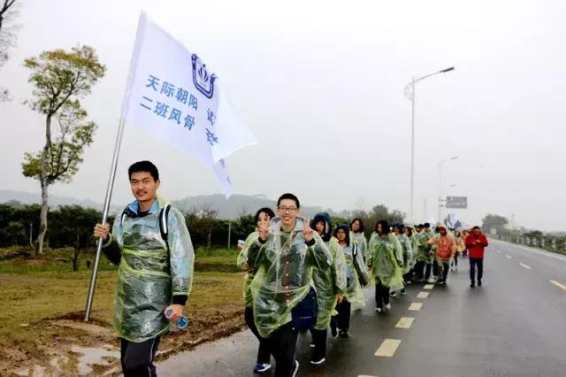 青春在这里绽放作文800字,青春在这里激昂