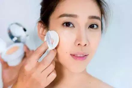 脸上有绒毛浮粉应该怎么办,脸上擦粉老是有浮粉怎么办