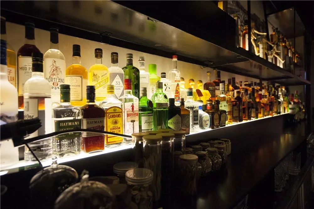 一家距离西湖仅隔2公里的治愈系清吧，六杯关于生活与爱的鸡尾酒