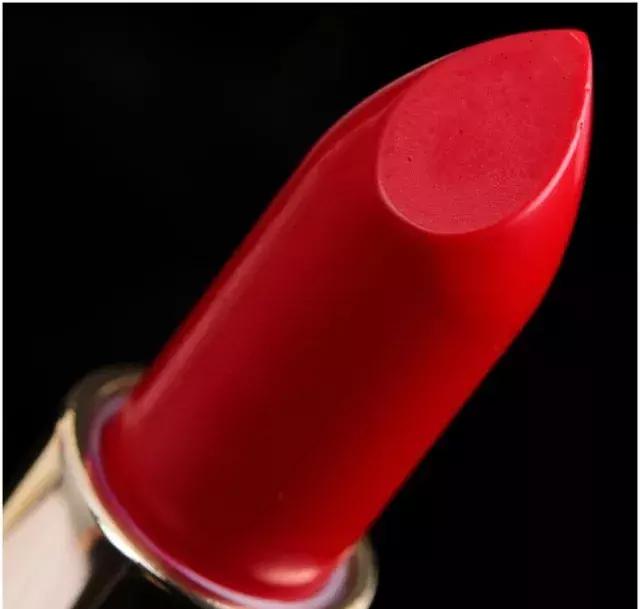 纪梵希搞婚庆，MAC卖寿桃？外国大牌到底对我们的春节有什么误解