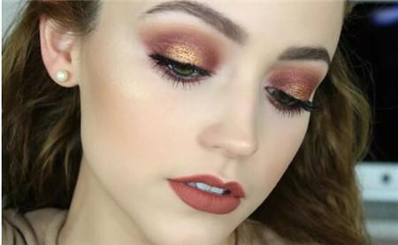 不画眼影的妆容奇怪吗,什么妆都可以画的眼影盘推荐