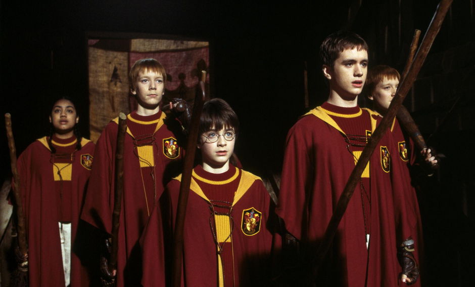 哈利波特第一次参加魁地奇比赛有些紧张和害怕，结果出人意料