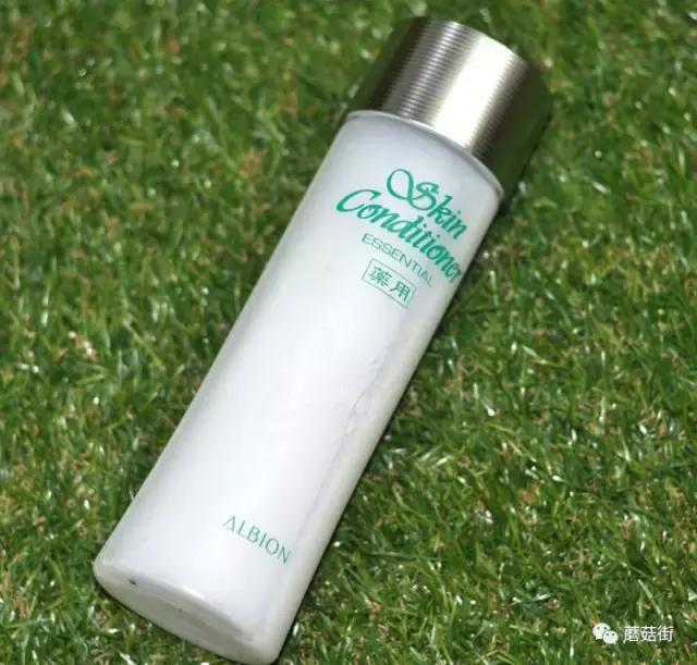 口碑最好的10种高级护肤水,雅诗兰黛和海蓝之谜哪个护肤水好