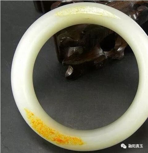 如何挑选优质和田玉石手镯,如何挑选和田玉手镯