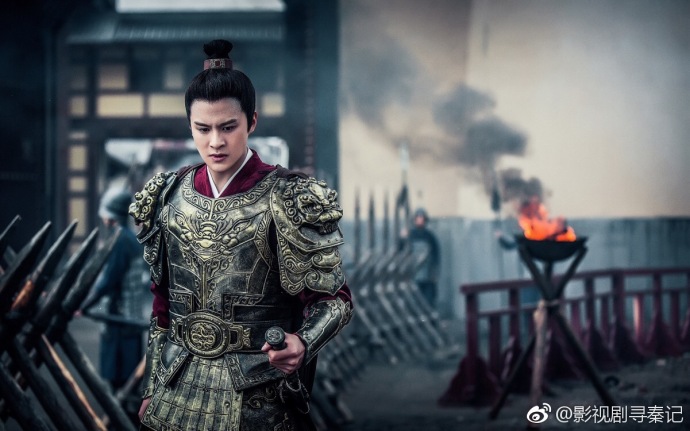 出道两年，他就挑战林峰经典角色，新戏被赞“禁欲系男神”