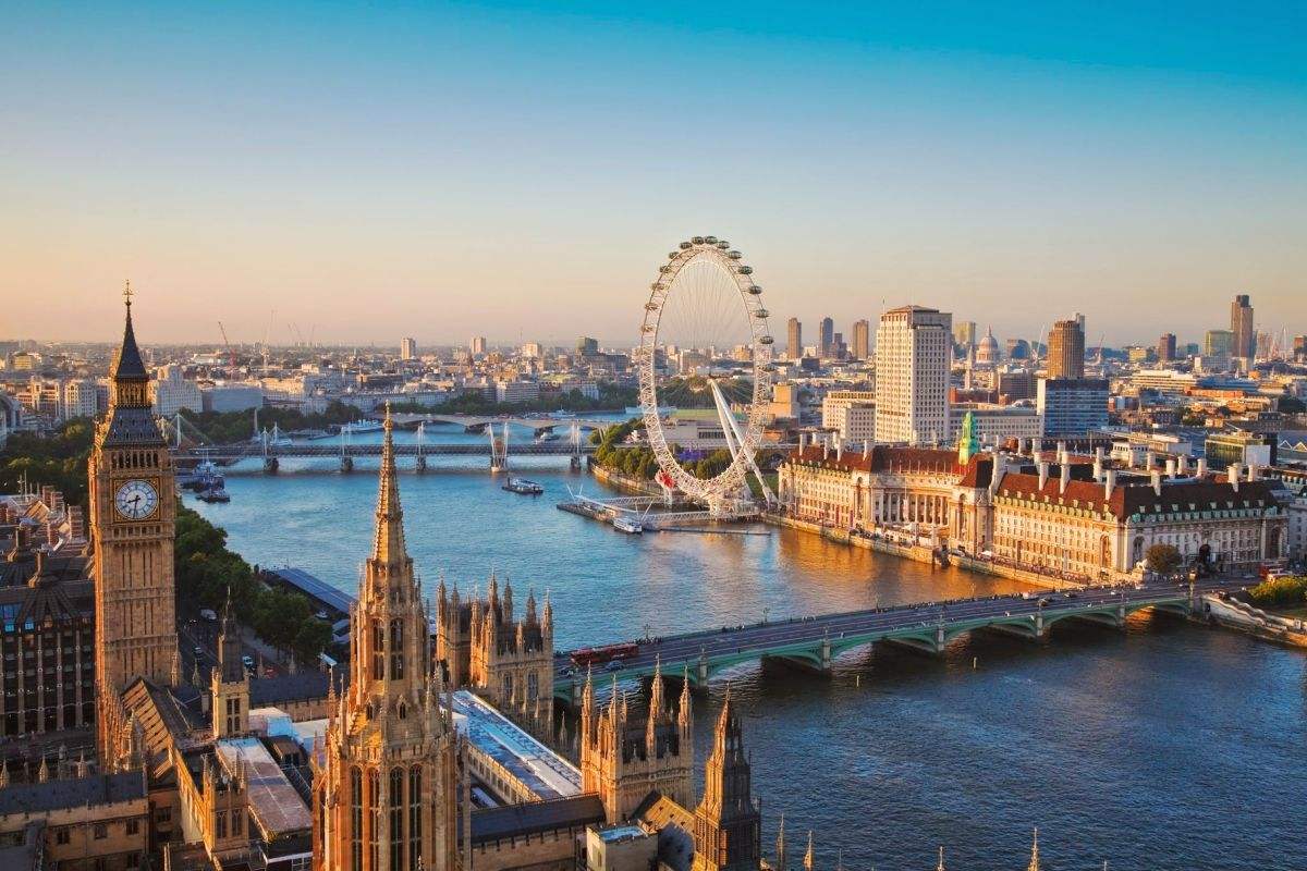 英国留学如何转专业以及易转专业大学推荐