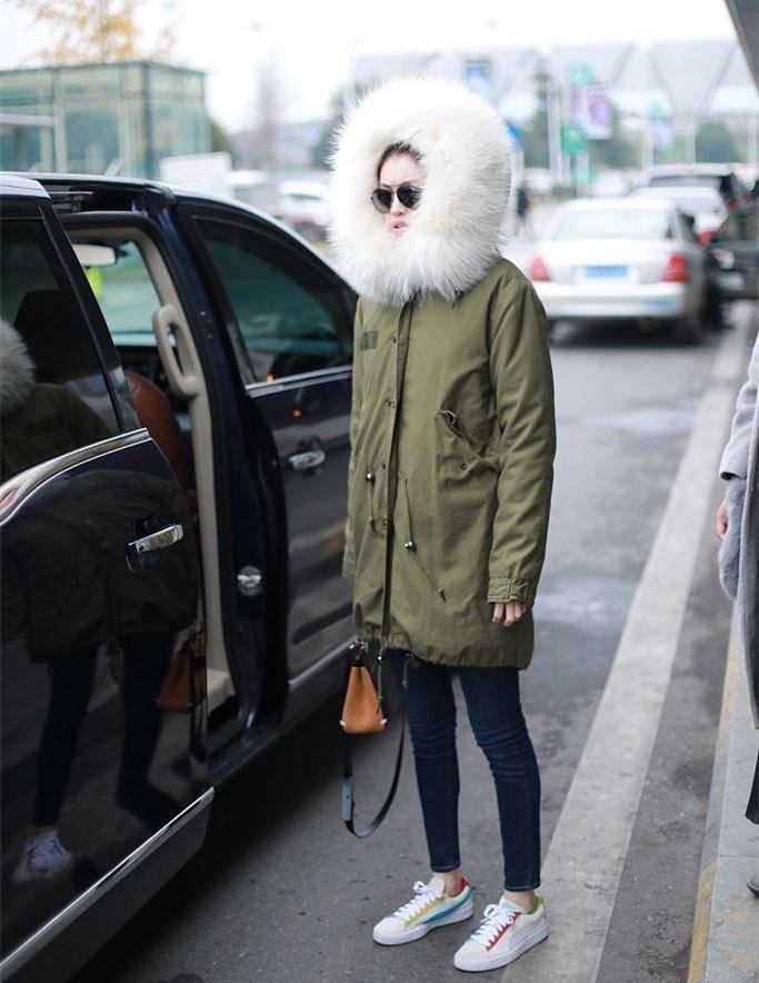 鲁豫何穗奚梦瑶高脚凳,维密模特何穗鲁豫视频