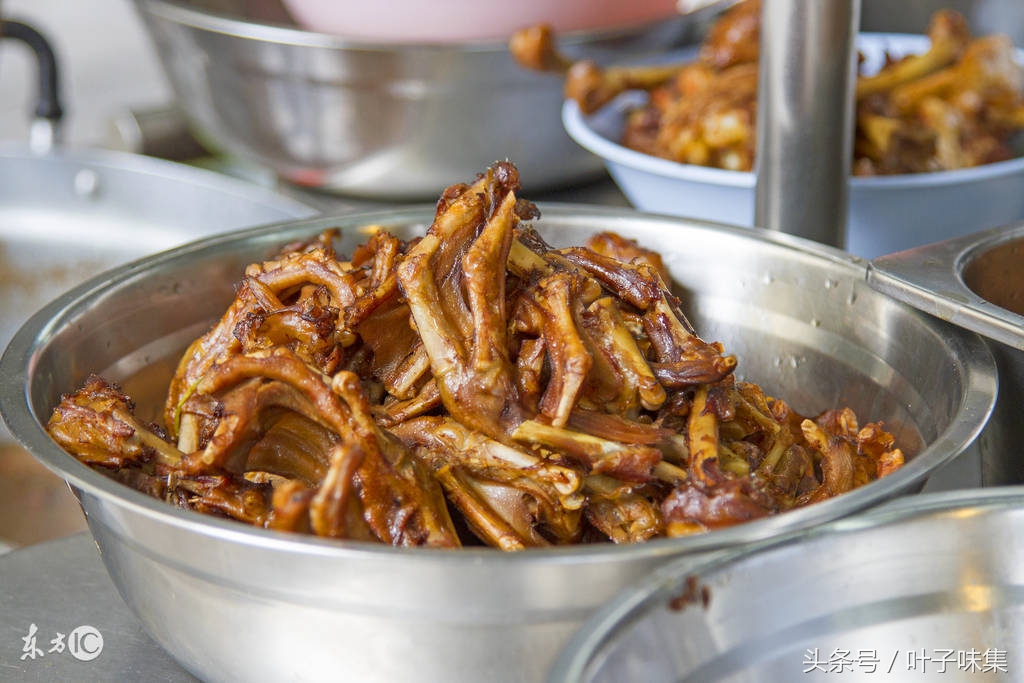 正宗卤鸭翅配方,卤鸭脚鸭翅的家常做法