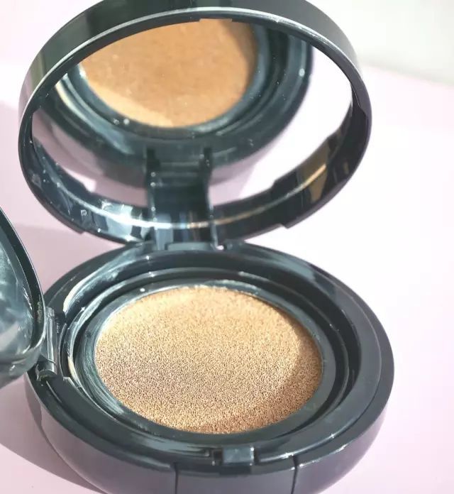 yslniki气垫和阿玛尼蓝气垫测评,ysl气垫推荐公认好用第一名测评