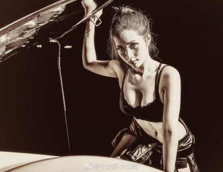 28岁女孩唱歌晕倒死亡,27岁女孩ktv唱歌摔死