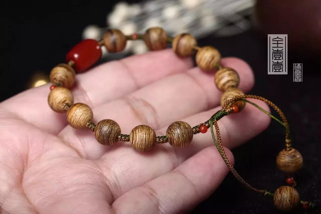 南红手串戴四圈太紧怎么办,手串弹力线四圈太松五圈太紧