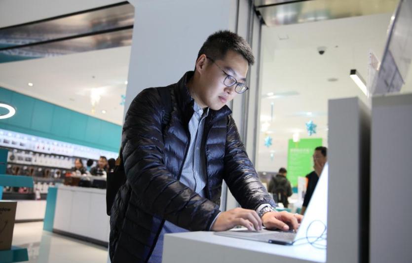 圣诞节热恋生活日记,开着轩逸陪女朋友搜集北京的圣诞树