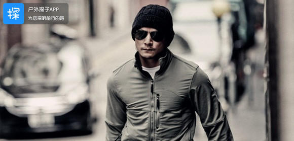 冲锋衣的正确保养方法,冲锋衣耳机孔使用图解