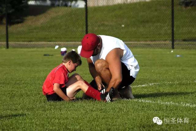 足球教练和体育老师,足球教练与足球老师区别到底在哪