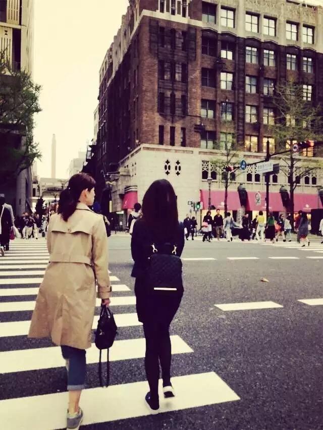 曼莉专栏｜葡萄*妞小**随妈游日本