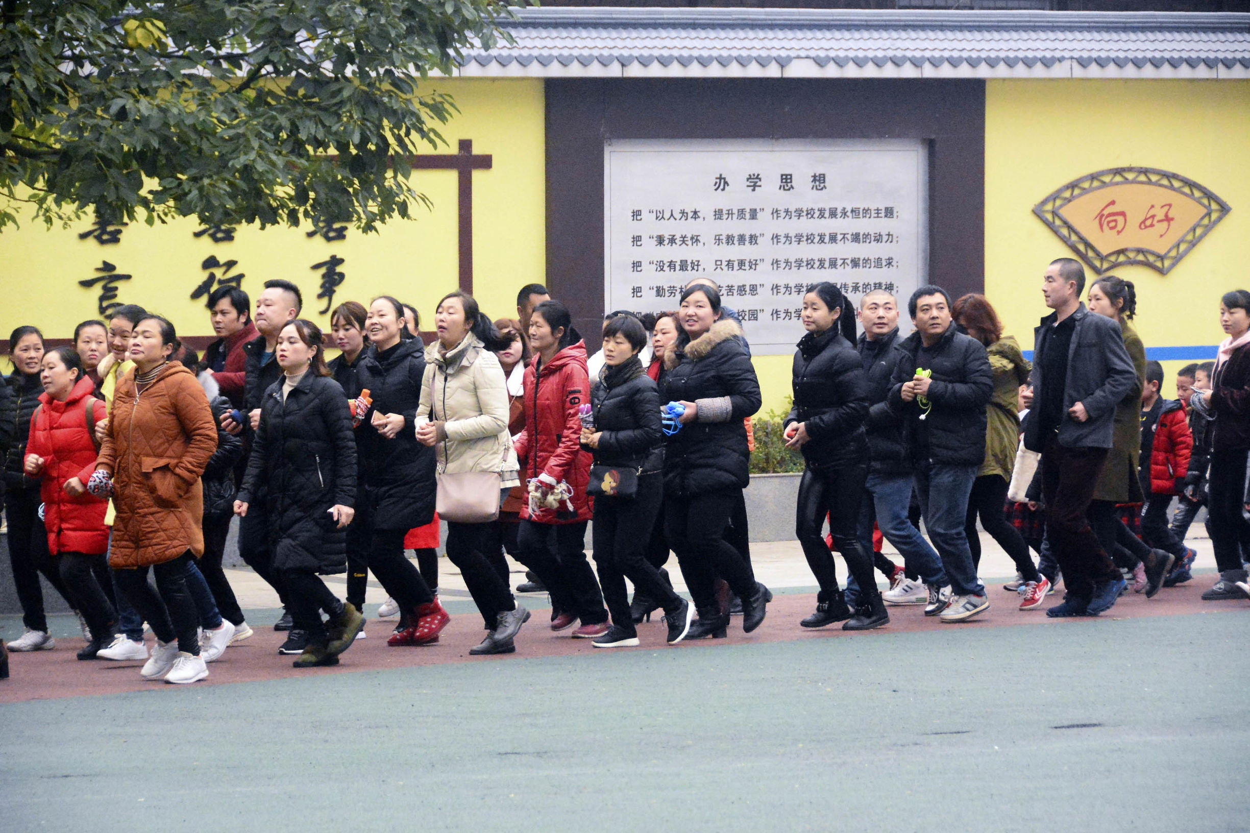 冬季亲子运动会游戏大班,巴州三中运动会