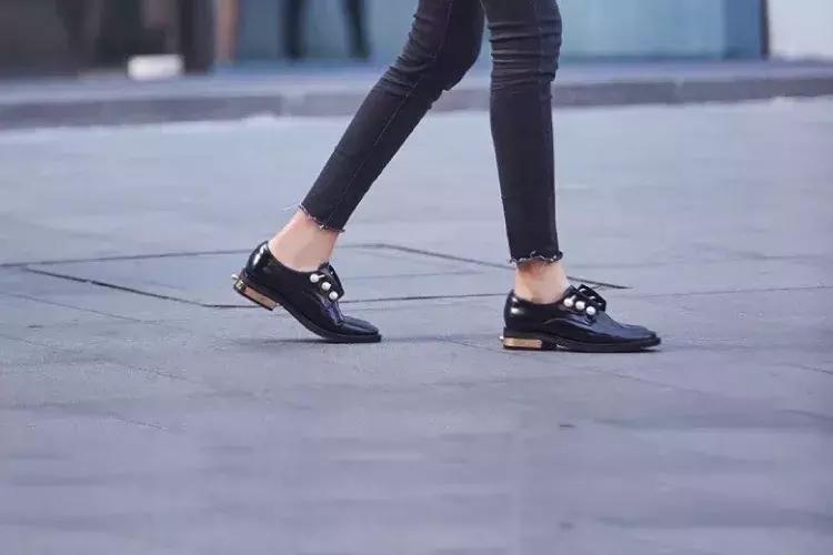 看珍珠鞋如何完胜一众黑靴！RacheleLouisa年终惊喜特惠