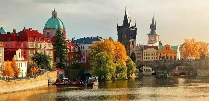 多瑙河真的有蓝色吗,听了蓝色的多瑙河有什么感受