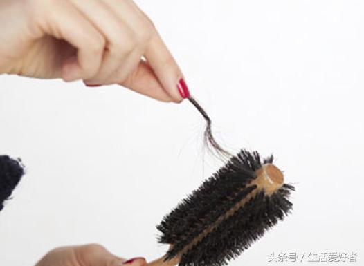 最近脱发越来越严重怎么控制脱发,脱发怎么办最有效最快的方法