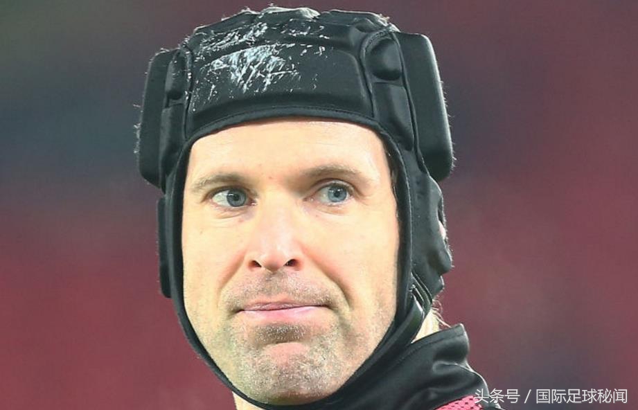 那些踢球开外挂的人,自带外挂的足球