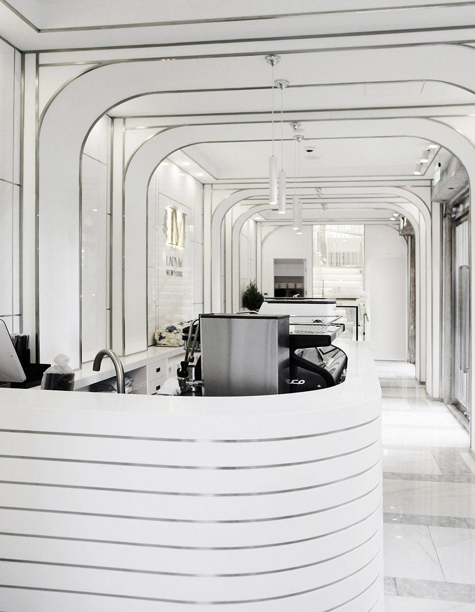 lady m 巧克力棋盘6寸多少钱 (lady m新天地门店是哪个市的)