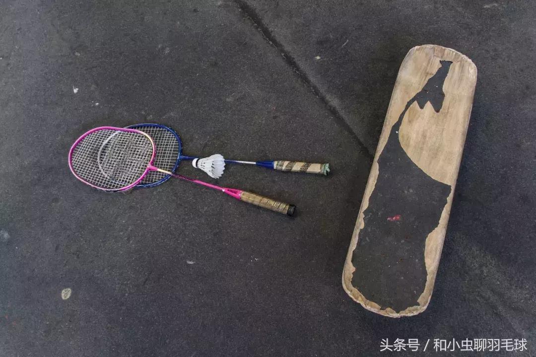 羽毛球拍磅数的介绍及如何选择,羽毛球拍28磅和32磅有什么区别