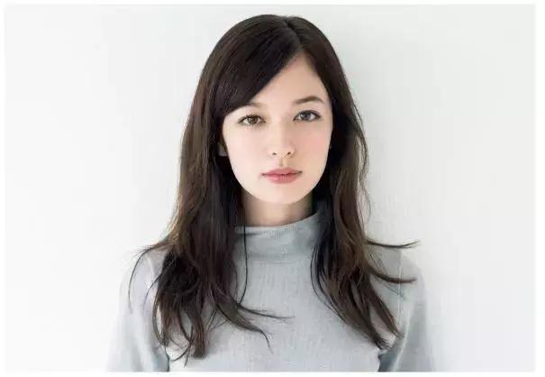 三招教你解决刘海尴尬期,刘海长了怎么不挡眼