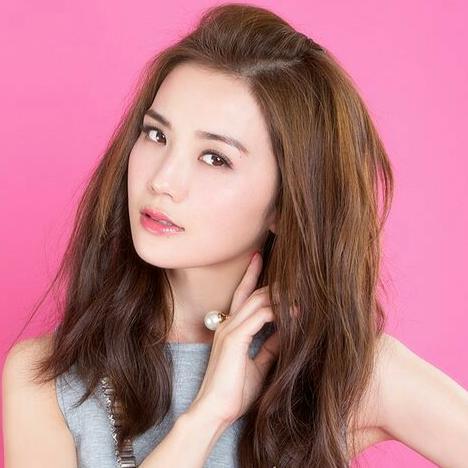 赵丽颖陈妍希都是圆脸哪个好看些,赵丽颖陈妍希圆脸