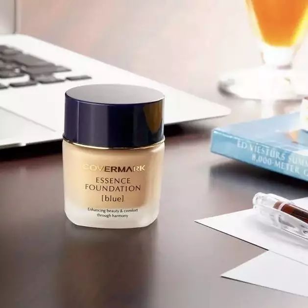 轻薄不脱妆粉底,轻薄持久粉底推荐