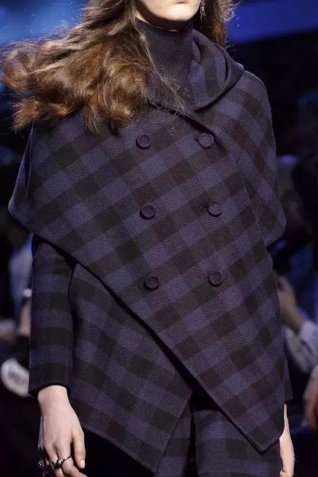 淘衣材服装辅料,2018冬季女装大衣最流行