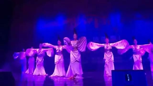 奔跑这一年视频,奔跑追梦这一年