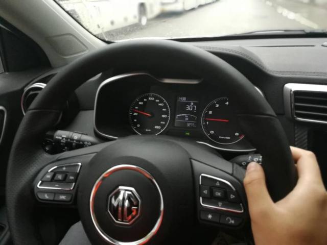 zs车怎么样值得买吗,试驾名爵zs2018款自动豪华版