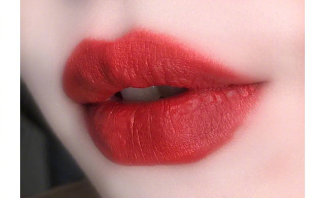 雅诗兰黛豆沙色口红杨幂同款,杨幂专属枫叶色口红