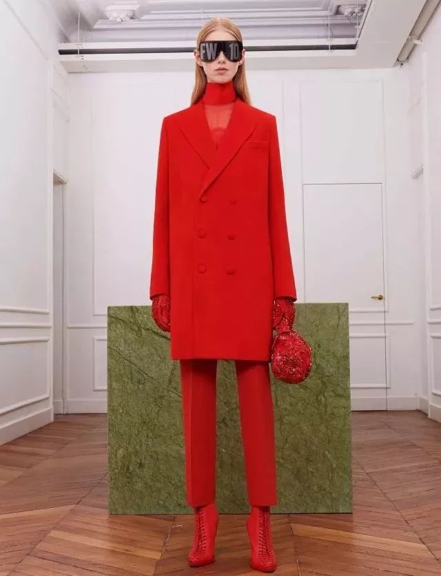 淘衣材服装辅料,2018冬季女装大衣最流行