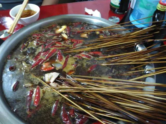 这条美食老店众多的成都小街，竟是《芳华》原型地，主角瘦真不科学